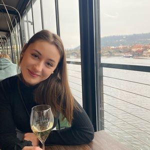 Meet your Posher, Taylor